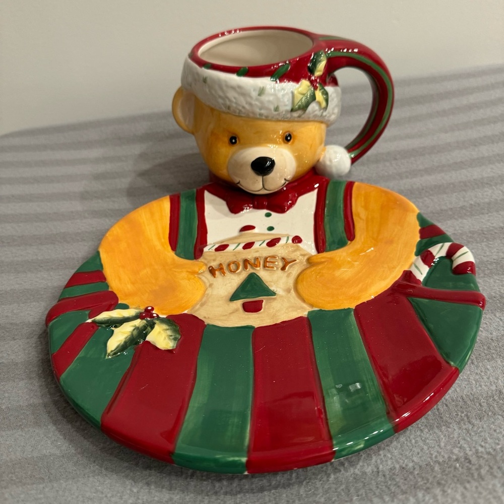 BNWOT Holiday Bear Mug and Plate Set